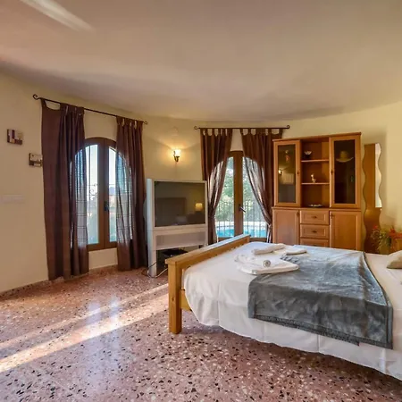 Borneo - Plusholidays Villa Calpe